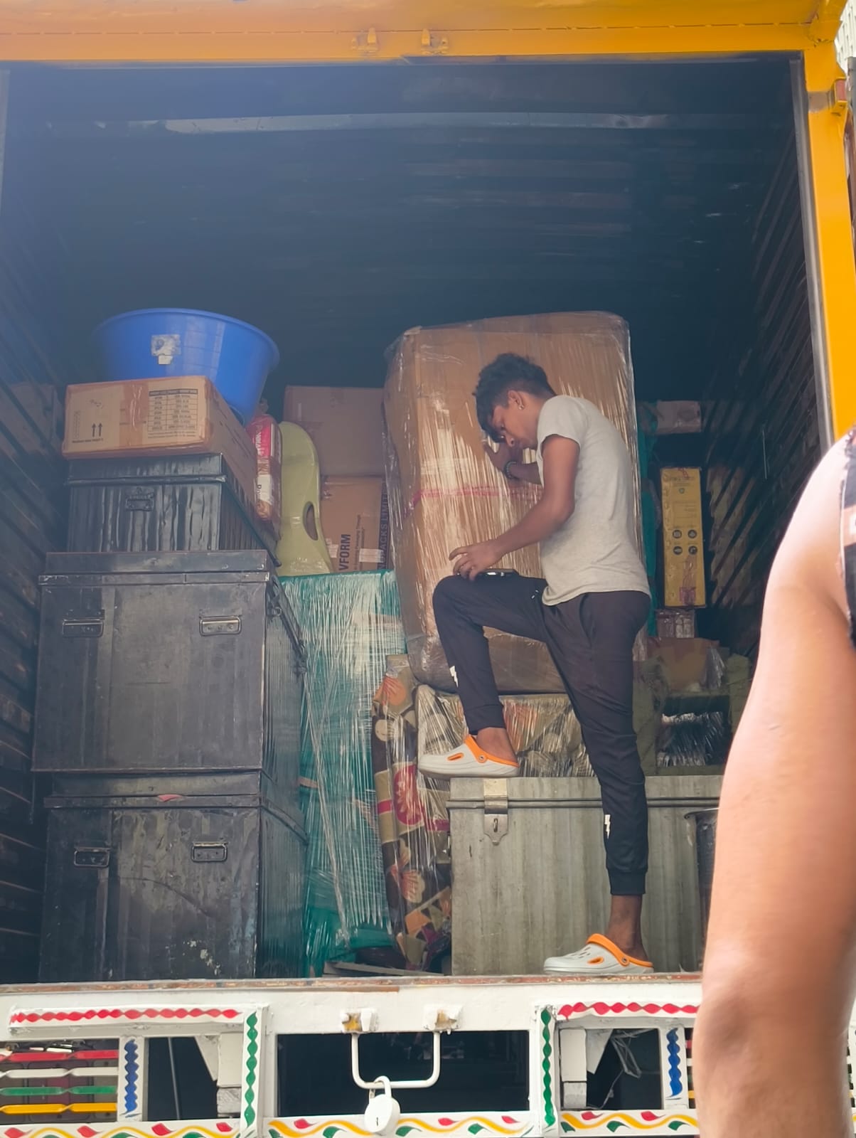Bharat Relocators - Local & Intercity Moving